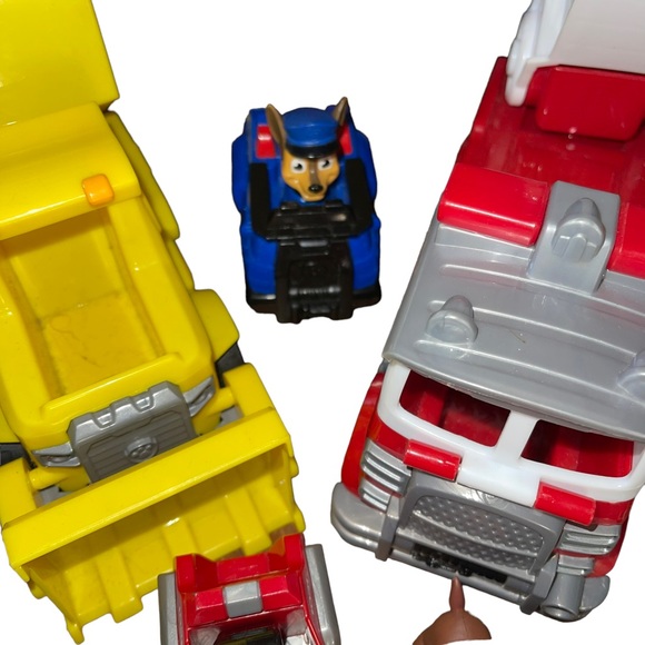 Paw Patrol Lot of Vehicles And Figuires 9 Figuires 7 Vehicles EUC Paw Patrol Toy - Picture 7 of 9